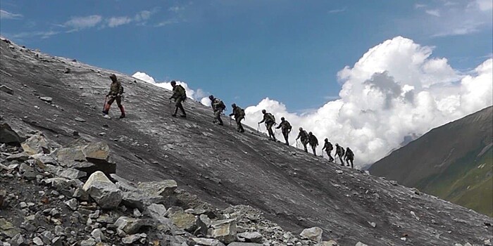 «Эльбрусское кольцо»: соревнования военных альпинистов в Приэльбрусье (ФОТО)