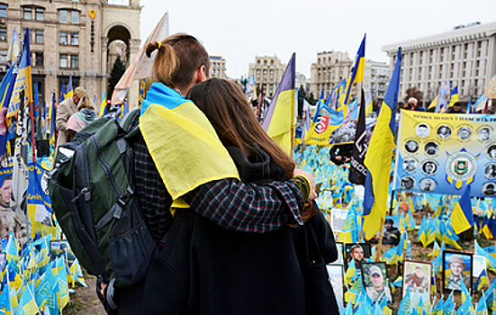 Захарова раскрыла план Киева вернуть украинцев из-за рубежа