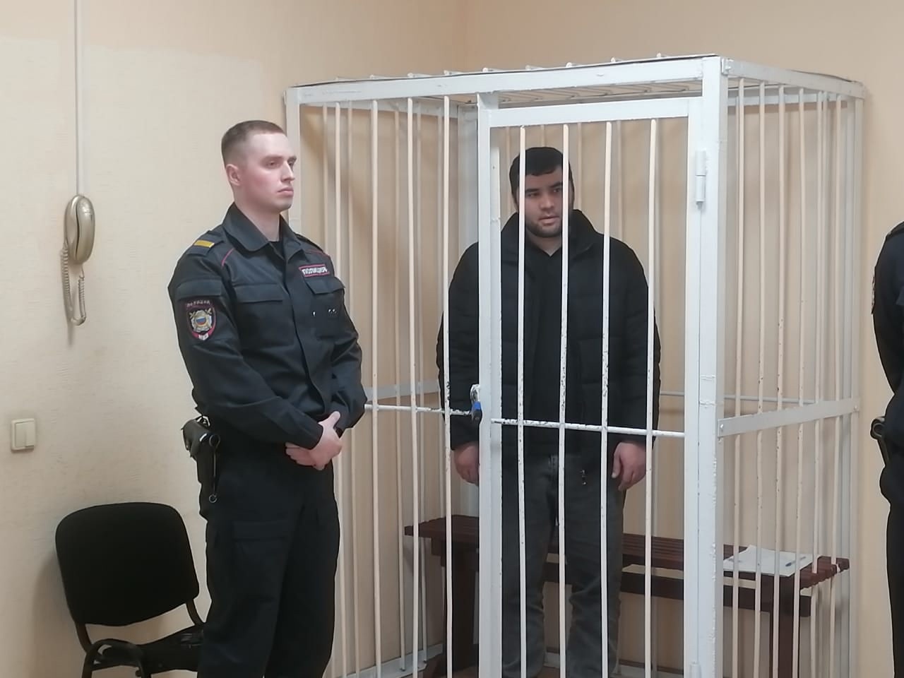 Суд в Новосибирске отправил проклинавшего русских мигранта-мясника в СИЗО