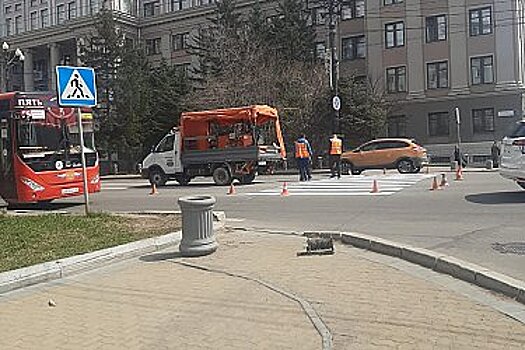 В Хабаровске начали наносить свежую разметку на дорогах