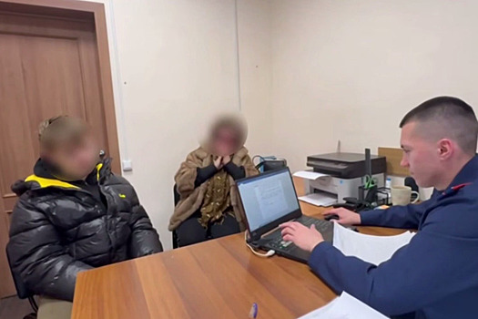 Двух подростков обвинили в диверсии после поджога вышек сотовой связи