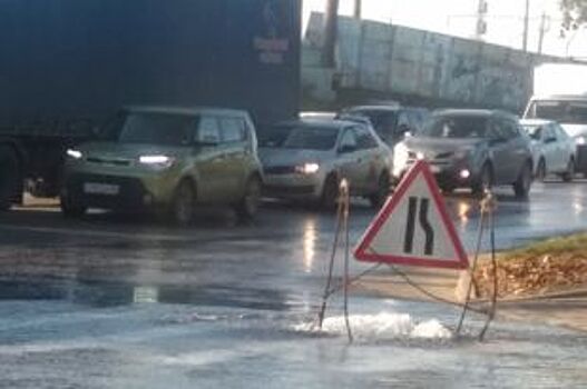 Стало известно, где отключат воду из-за аварии у моста на Московском