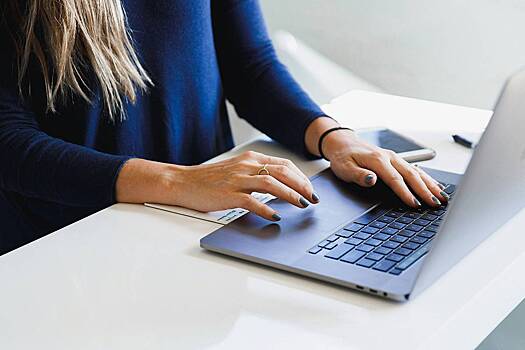 В интернете появилось видео с поцелуем депутатов Рады