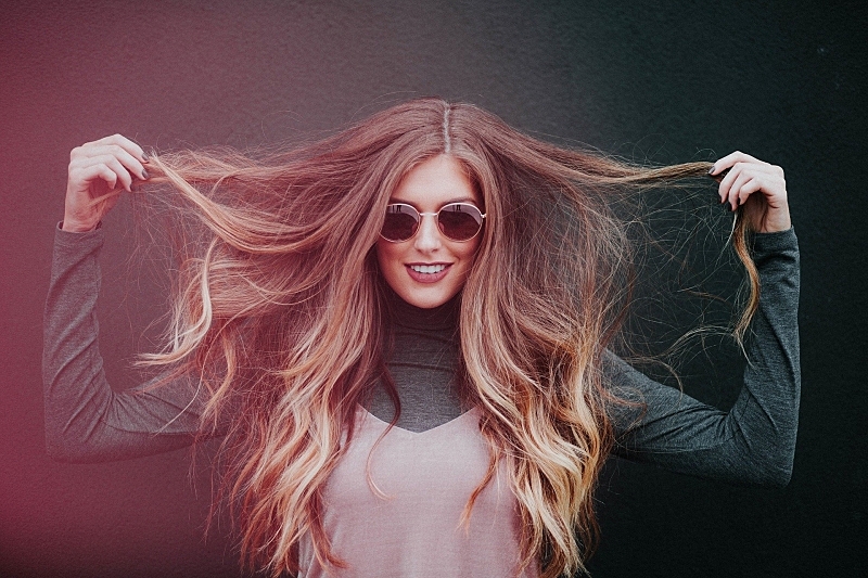 5 привычек, которые провоцируют чрезмерную жирность волос
