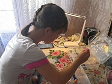 Волгоградка с инвалидностью: «Люблю вышивать и создавать одежду»