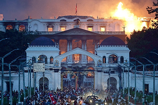 Женщина-премьер призвана вывести Непал из кризиса