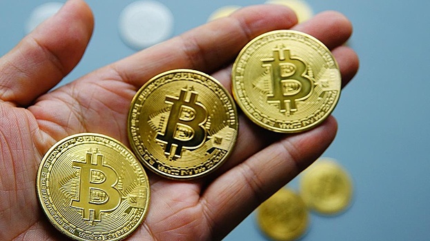 Стоимость биткоина опустилась ниже $65 тысяч