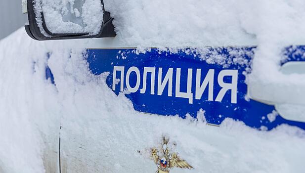 Полицейские Якутии работают на месте автоаварии на трассе «Колыма», в которой погибли три человека