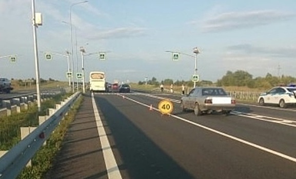 Под Гвардейском возле заправки "Лукойл" автобус сбил пенсионерку