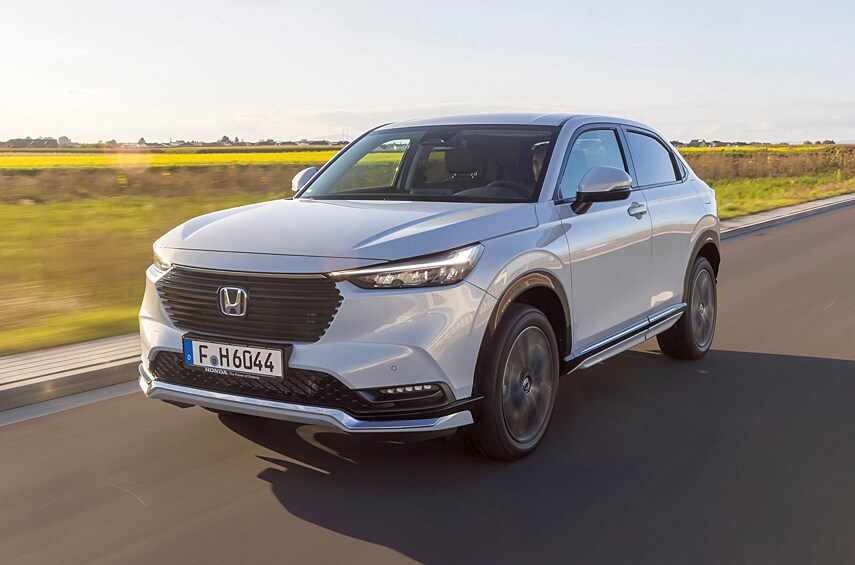 #25: Honda HR-V — 333,4 тысячи (- 29%). Эксперт обращает внимание на сокращение продаж среди компактных кроссоверов. Один из пострадавших — Honda HR-V, за год потерявшая 29% в продажах. В результате недорогой японский паркетник опустился с 12-й на 25-ю позицию в рейтинге. Хотя это ещё не худший исход: например, недавний фаворит, Volkswagen Tiguan, и вовсе вылетел за пределы топ-тридцатки.