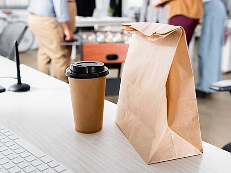 Эксперт Айвар: сотрудника могут наказать за испорченную еду в офисе по Трудовому кодексу