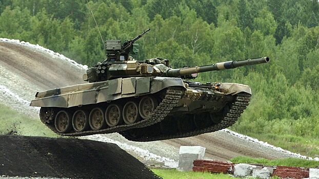 Танк Т-90 отмечает юбилей