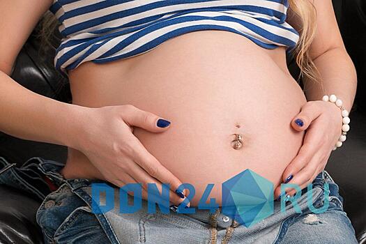 Сотрудник донского МЧС узнал пол будущего ребенка с помощью цветного огнетушителя