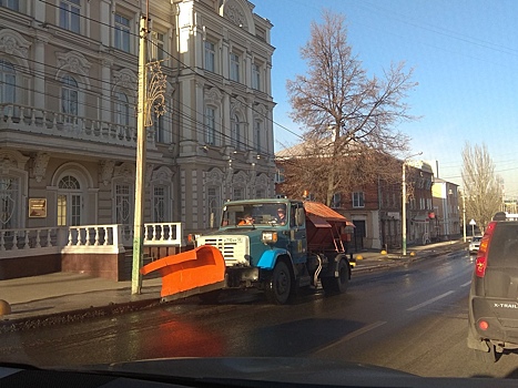 В Пензе устраняют утечку на улице Володарского
