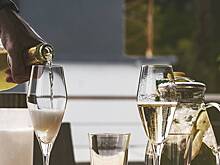 Эксперт: россияне выпивают около 100 млн бутылок шампанского в новогодние праздники