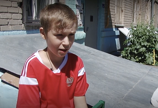 11-летний россиянин собирает макулатуру ради помощи детским домам