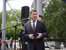 Мэр Локоть поделился секретом стройной фигуры с новосибирцами