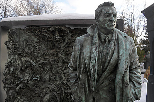 Найден самый дорогой памятник актеру на Новодевичьем кладбище