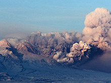 Вулкан Шивелуч не унимается