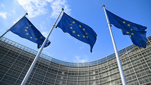 Две страны заблокировали план Еврокомиссии по отказу от нефти и газа из РФ