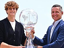 Глава ATP вручил Синнеру награду первой ракетки мира