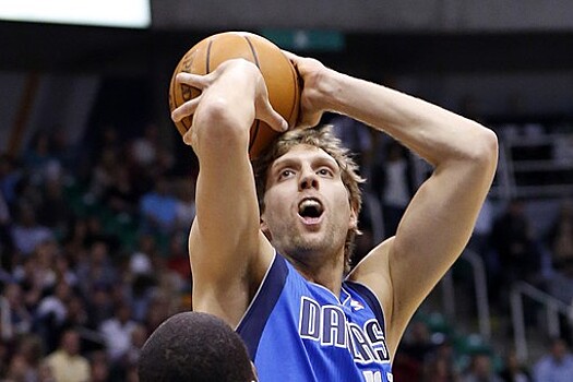 Баскетболист "Далласа" Новицки стал шестым игроком, набравшим 31000 очков в НБА