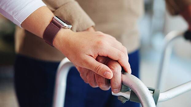 Как убедить пожилого человека не стесняться просить о помощи