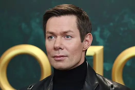 Стас Пьеха нарядил елку в канун Старого Нового года: известно, кто составил ему компанию