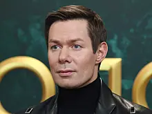 Стас Пьеха нарядил елку в канун Старого Нового года: известно, кто составил ему компанию