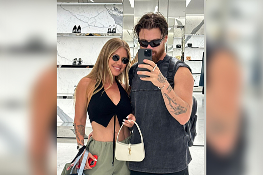 Дакота похвасталась роскошными подарками от возлюбленного