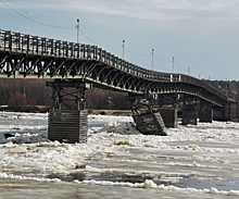 В Костромской области из-за ледохода сломался военный мост