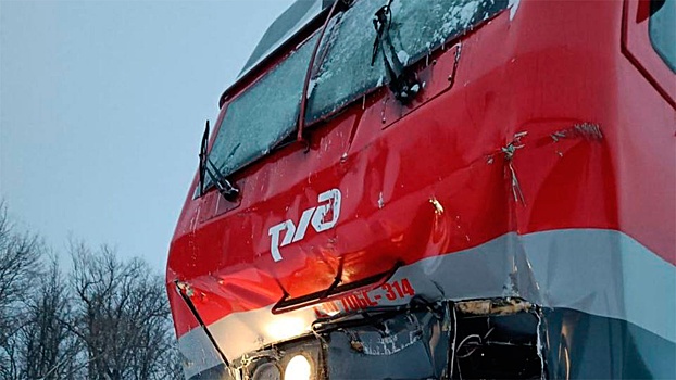 На месте столкновения поездов под Ульяновском дежурят две бригады скорой