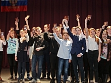 В Салехарде подросткам торжественно вручили паспорта