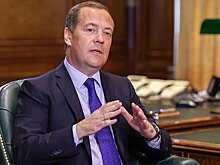 Дмитрий Медведев перешел на феминитивы