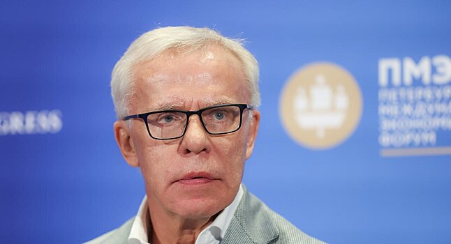 Фетисов о матче на Северном полюсе: «Недешевое удовольствие, стараемся найти формат. Это континент, важный для обеспечения жизни на планете, который стремительно тает вопреки прогнозам»