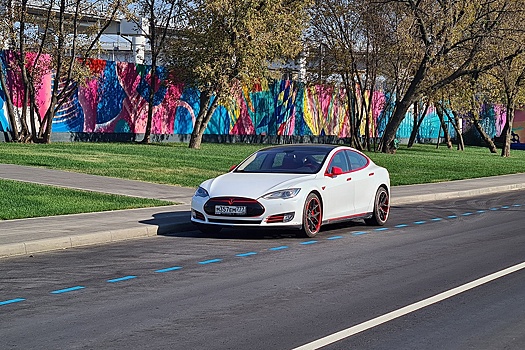 На московских дорогах будет больше синей разметки. Зачем она нужна