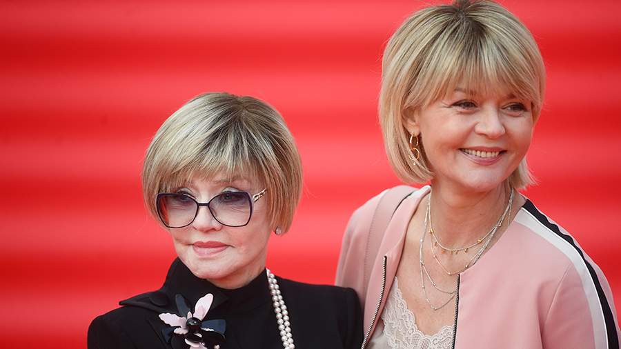 Юлия Меньшова обратилась к умершей матери