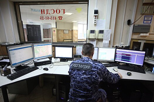 Сотрудники Росгвардии помогли потерявшемуся на Петрозаводской пенсионеру вернуться домой