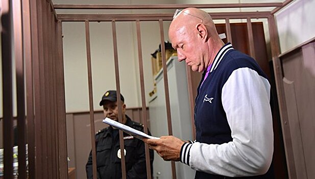 Взятки на 16 млн: экс-вице-премьеру РК Нахлупину предъявили обвинение