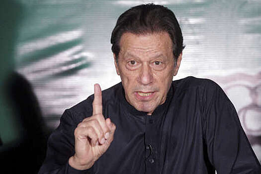 Экс-премьера Пакистана Хана приговорили к 10 годам за разглашение гостайны