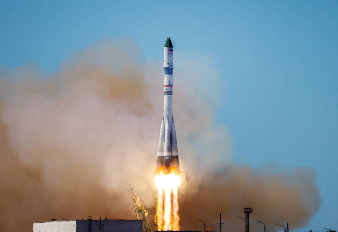 На Байконуре проверили солнечные батареи Союза МС-27