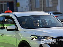 Самозанятые таксисты смогут продолжать работать на иномарках еще семь лет