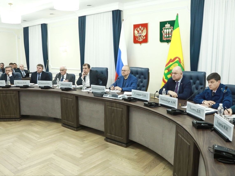 Олег Мельниченко поручил направить все силы и средства на обеспечение бесперебойной работы системы ЖКХ в Пензенской области