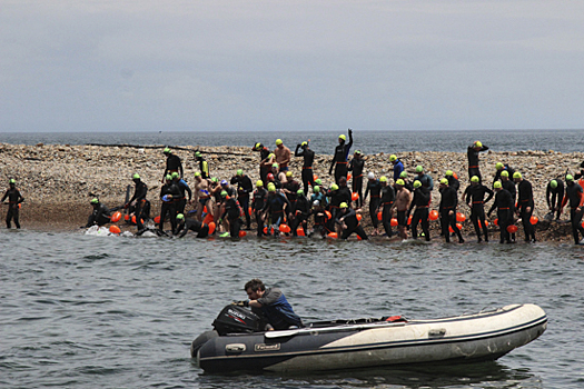 Около тридцати военнослужащих ТОФ стали участниками массового заплыва на три километра «Остров Скрыплёва - 2019» в Приморье