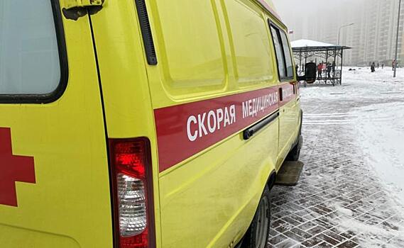 Курским работникам скорой помощи вручили 184 комплекта новой формы