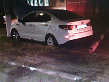 Воронежец за рулем KIA Rio врезался в столб, скрываясь в пьяном виде от полицейских