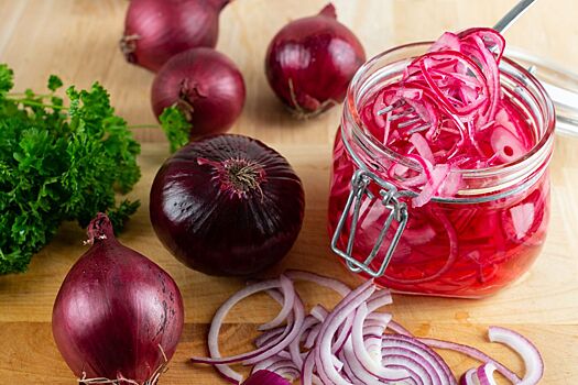 Как замариновать лук в уксусе к мясу