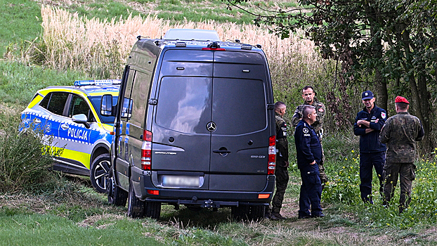 В Польше заявили о повреждении дома и машин при падении военного дрона