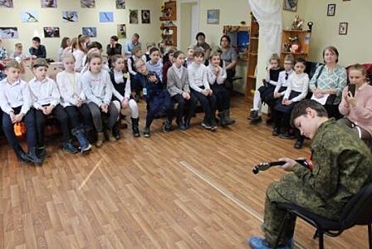 Военные песни исполнили в парке «Кузьминки-Люблино»