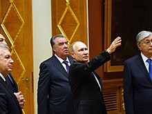 Путин провел экскурсию по Русскому музею для лидеров СНГ